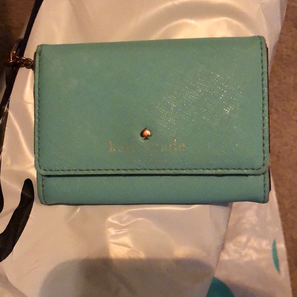 🌹Kate Spade snap fold-over flap ID and zip pocket